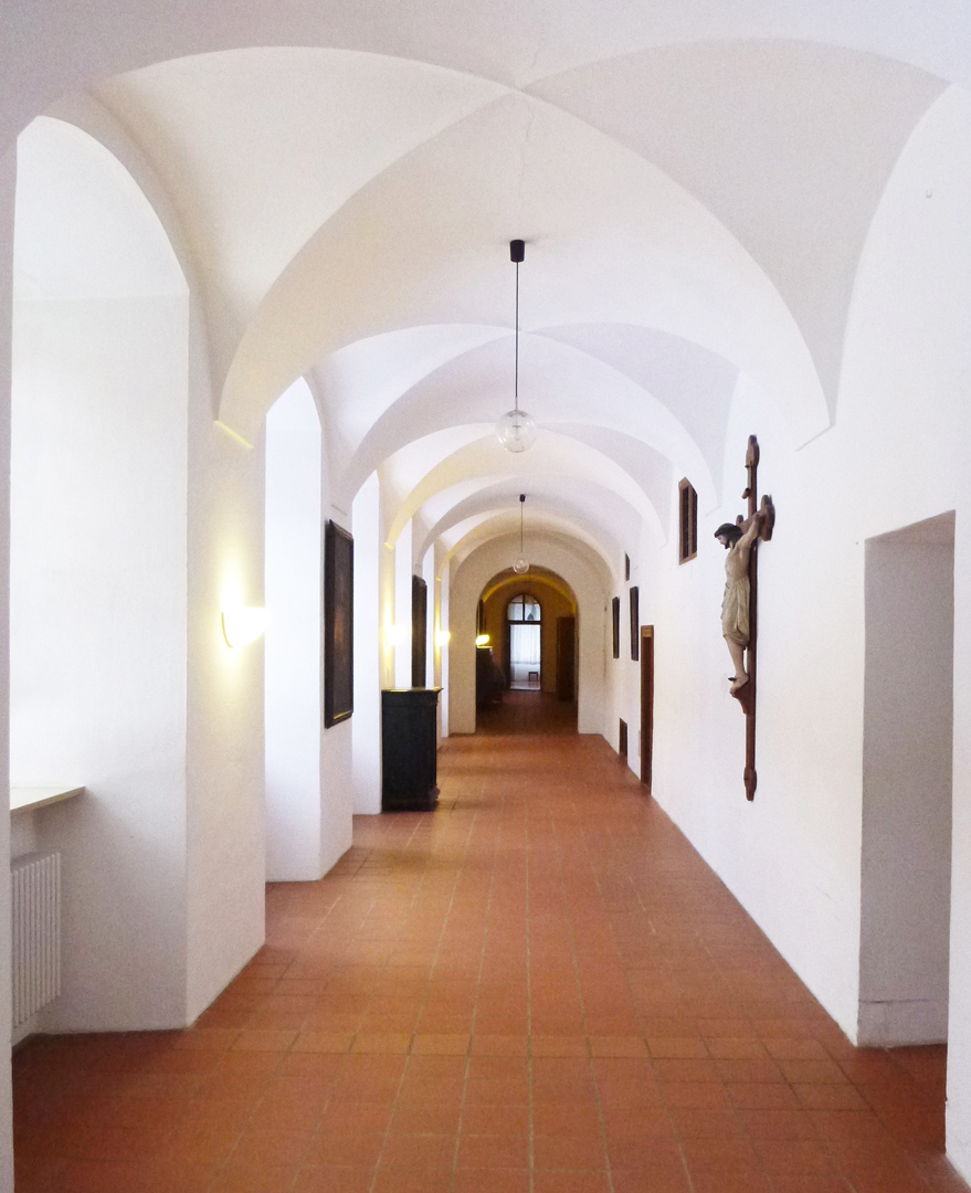 austellung-klausur-kloster-beuerberg-flur