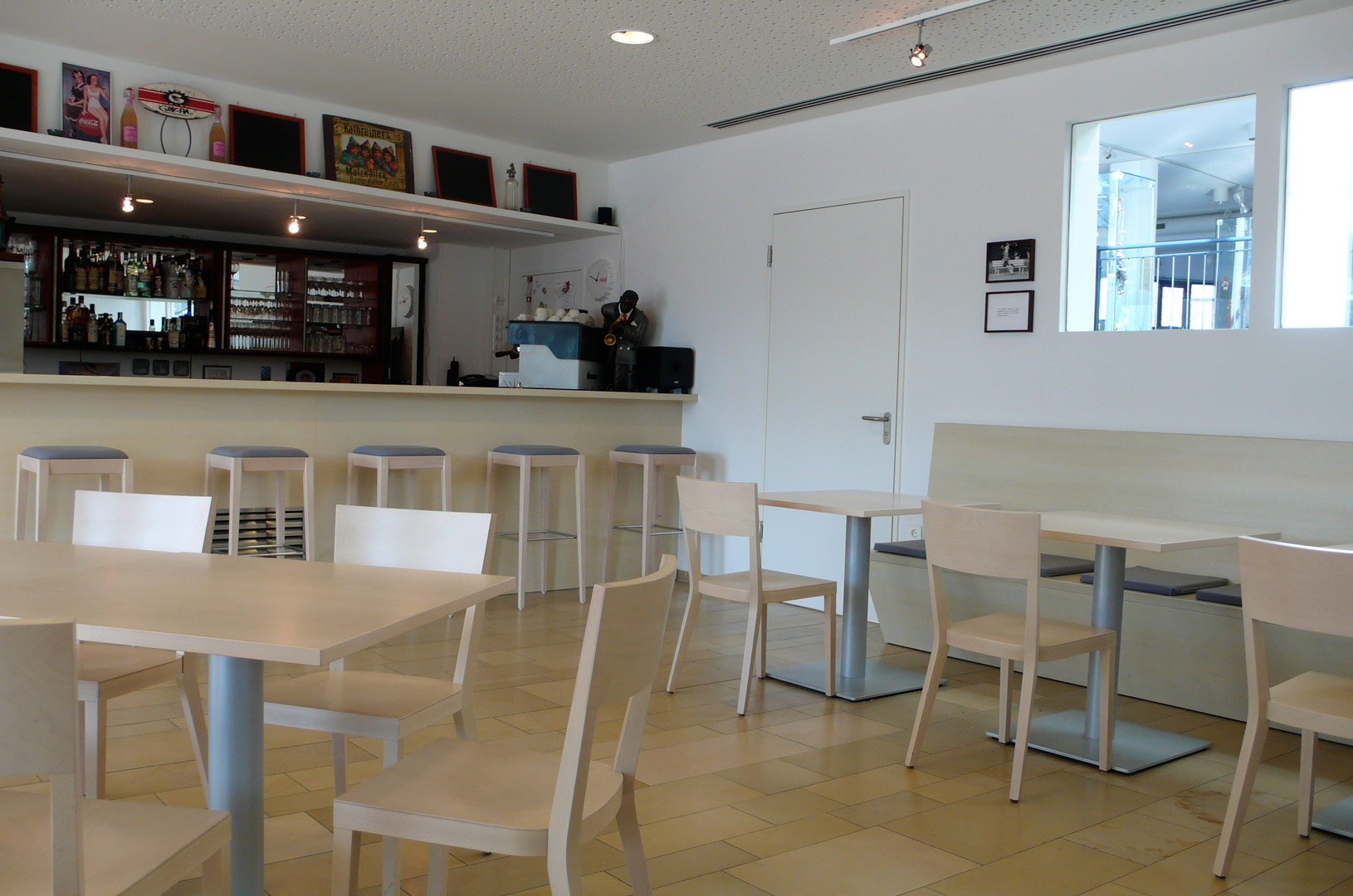 cafe-haus-der-kultur-waldkraiburg-theke