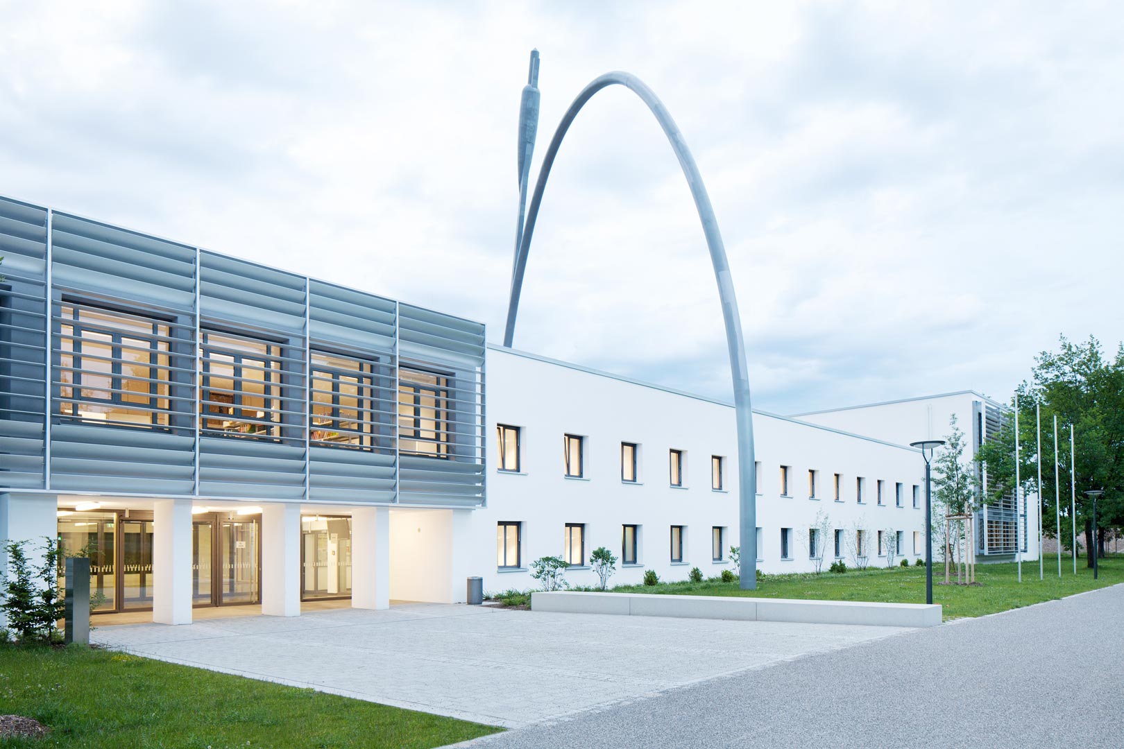 mittelschule-elisabeth-kohn-strasse-eingang