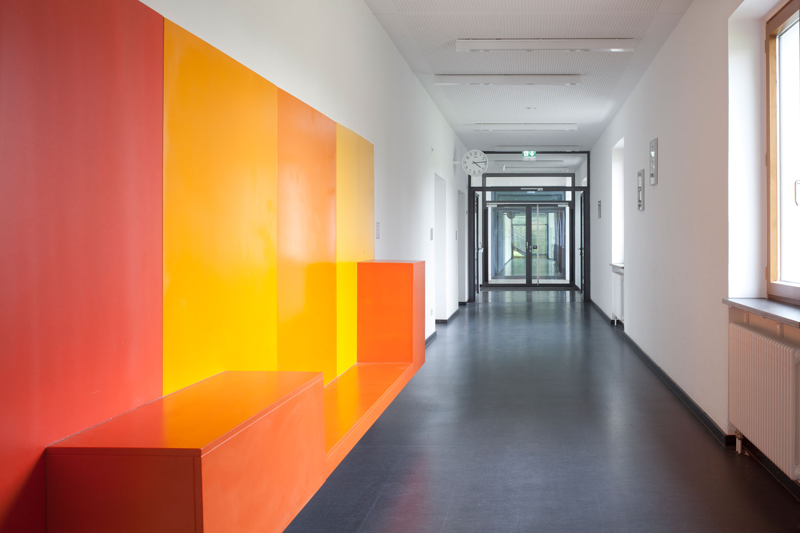 mittelschule-elisabeth-kohn-strasse-flur