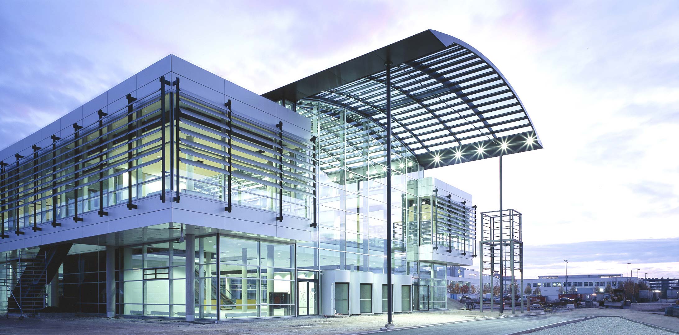 neue-messe-muenchen-eingangsbauwerk-nord-ansicht