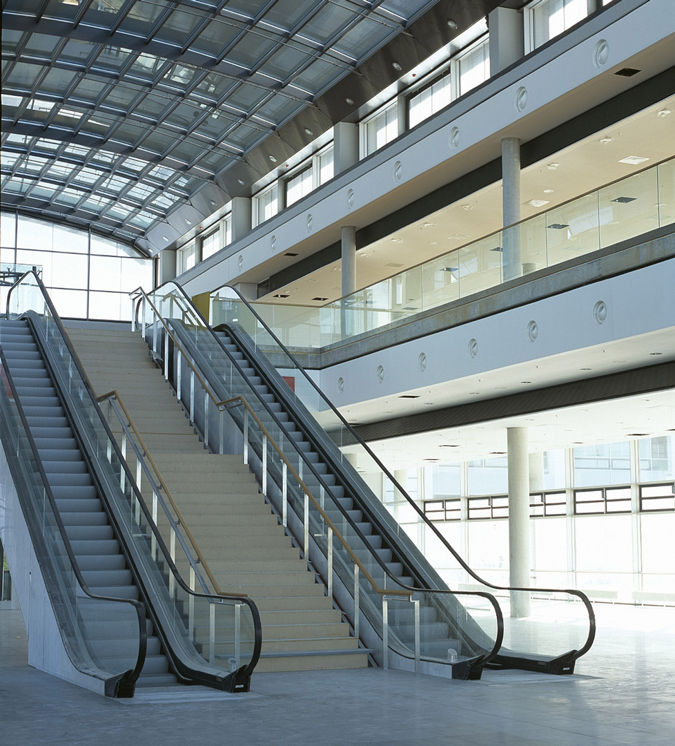 neue-messe-muenchen-eingangsbauwerk-nord-rolltreppe