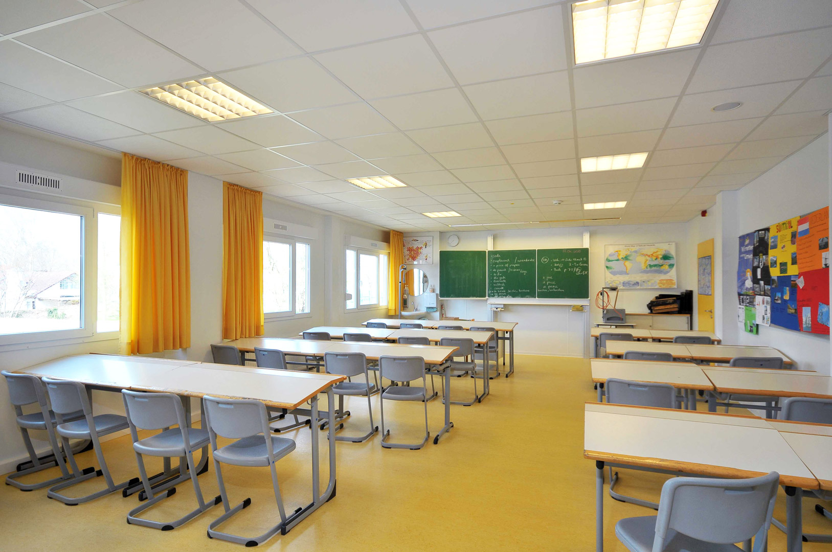 pavillons-container-realschule-vinzenz-von-paul-markt-indersdorf-klassenzimmer