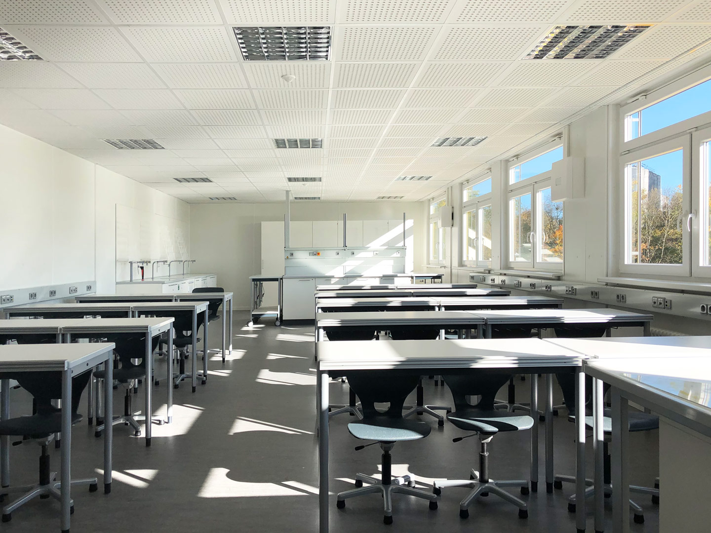 schulpavillon-thomas-mann-gymnasium-klassenzimmer