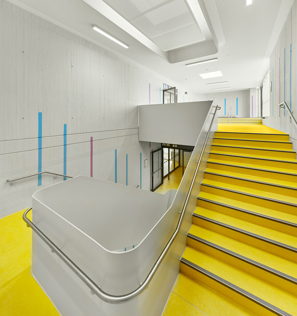 schulzentrum-gerastrasse-treppe