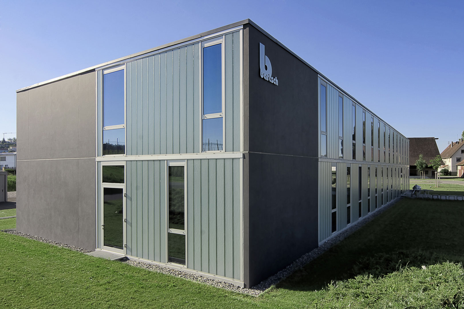 verwaltungsgebaeude-maschinenhersteller-tettnang-ansichtnordwest