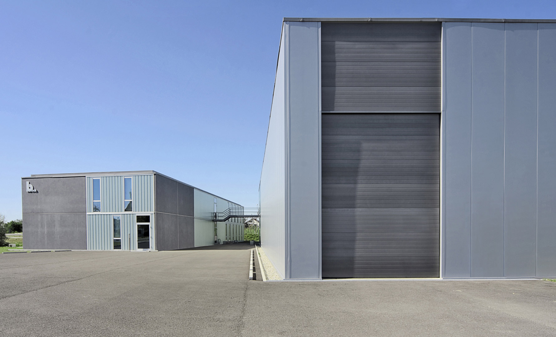 werkhalle-maschinenhersteller-tettnang-ansicht-2