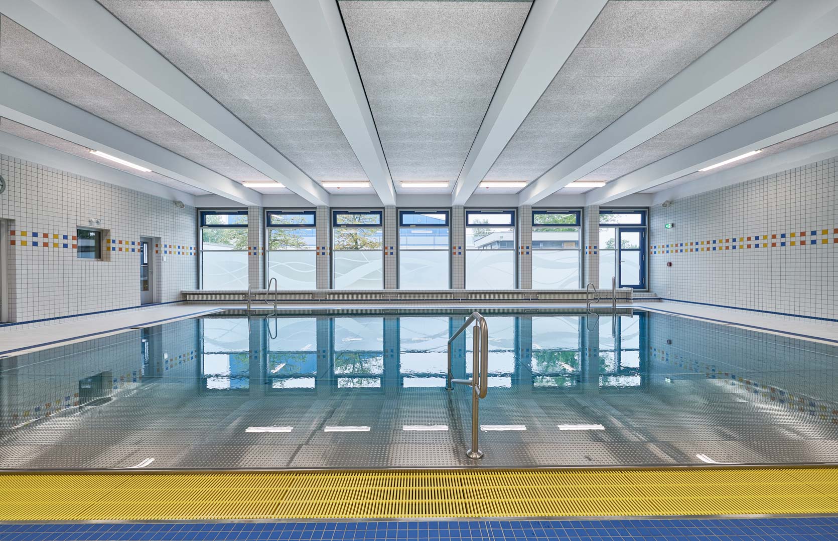 sanierung-grundschule-mittelschule-toni-pfuelff-strasse-schwimmhalle