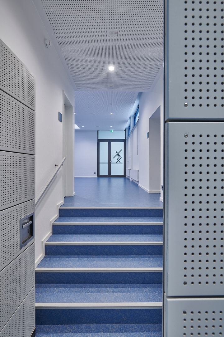 sanierung-grundschule-mittelschule-toni-pfuelff-strasse-sport-flur