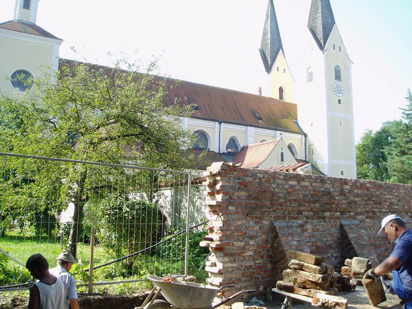 sanierung-pfarrgartenmauer-kloster-markt-indersdorf-baustelle