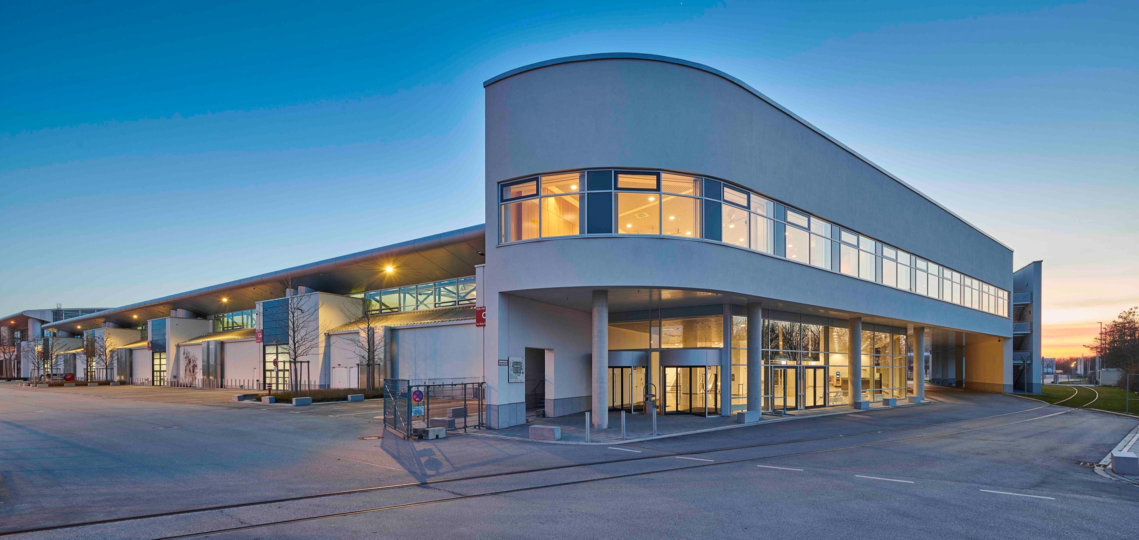 Messe München, Erweiterung des bestehenden Messeareals um 2 neue Messehallen mit Verbindungsbauwerken