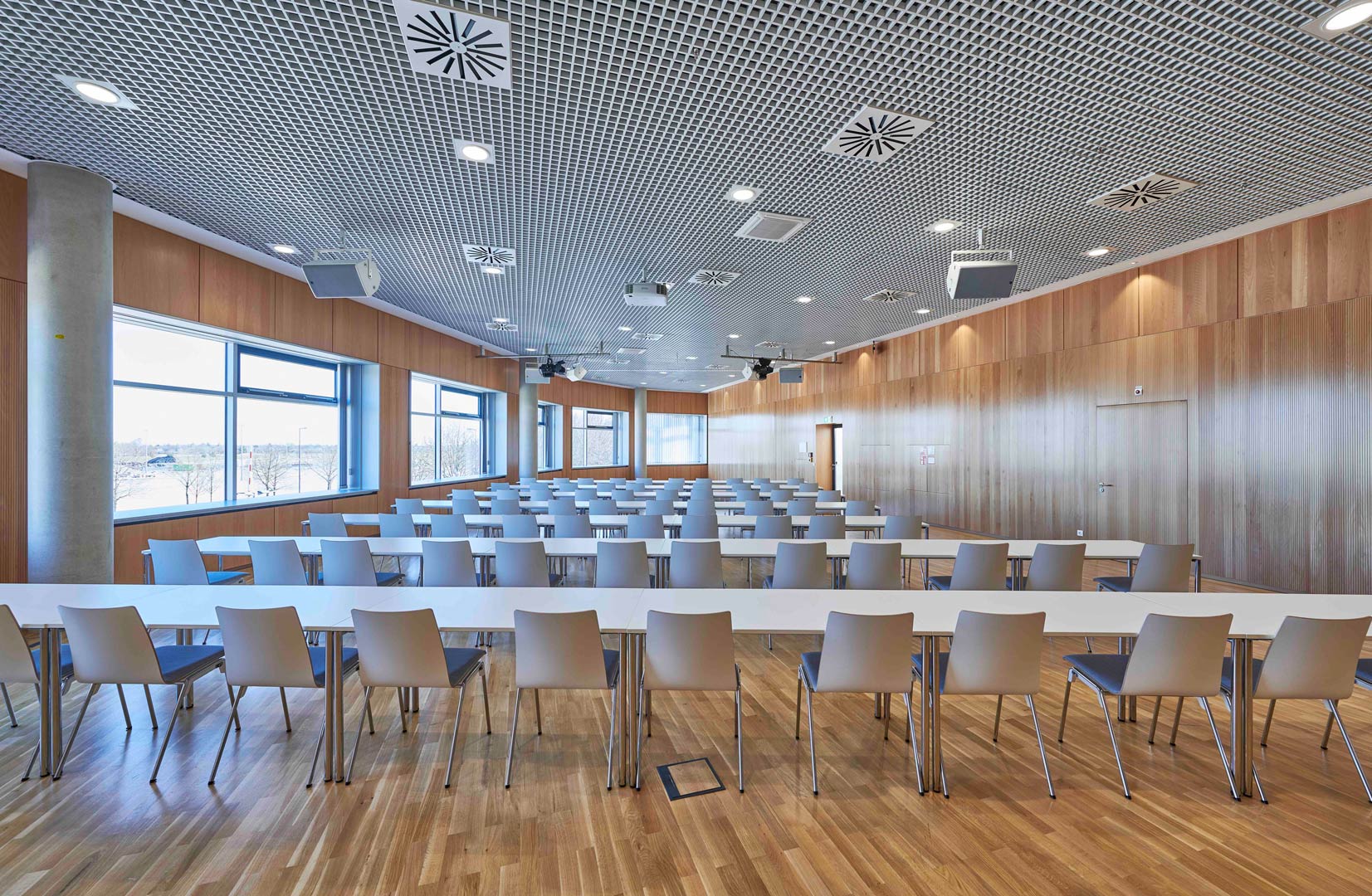 Messe München, Erweiterung des bestehenden Messeareals um 2 neue Messehallen mit Verbindungsbauwerken