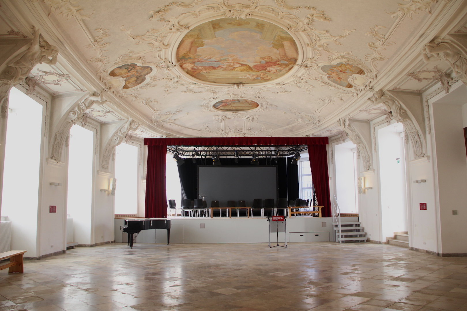 Sanierung_Bühne_Barocksaal_Kloster_Indersdorf_01